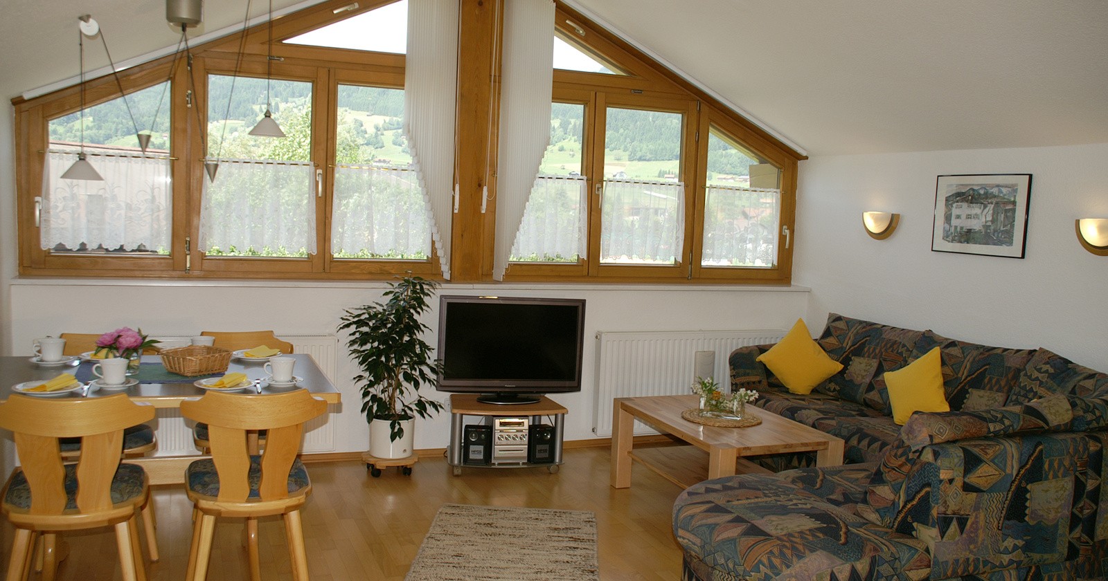 Steineberg-Esszimmer.jpg